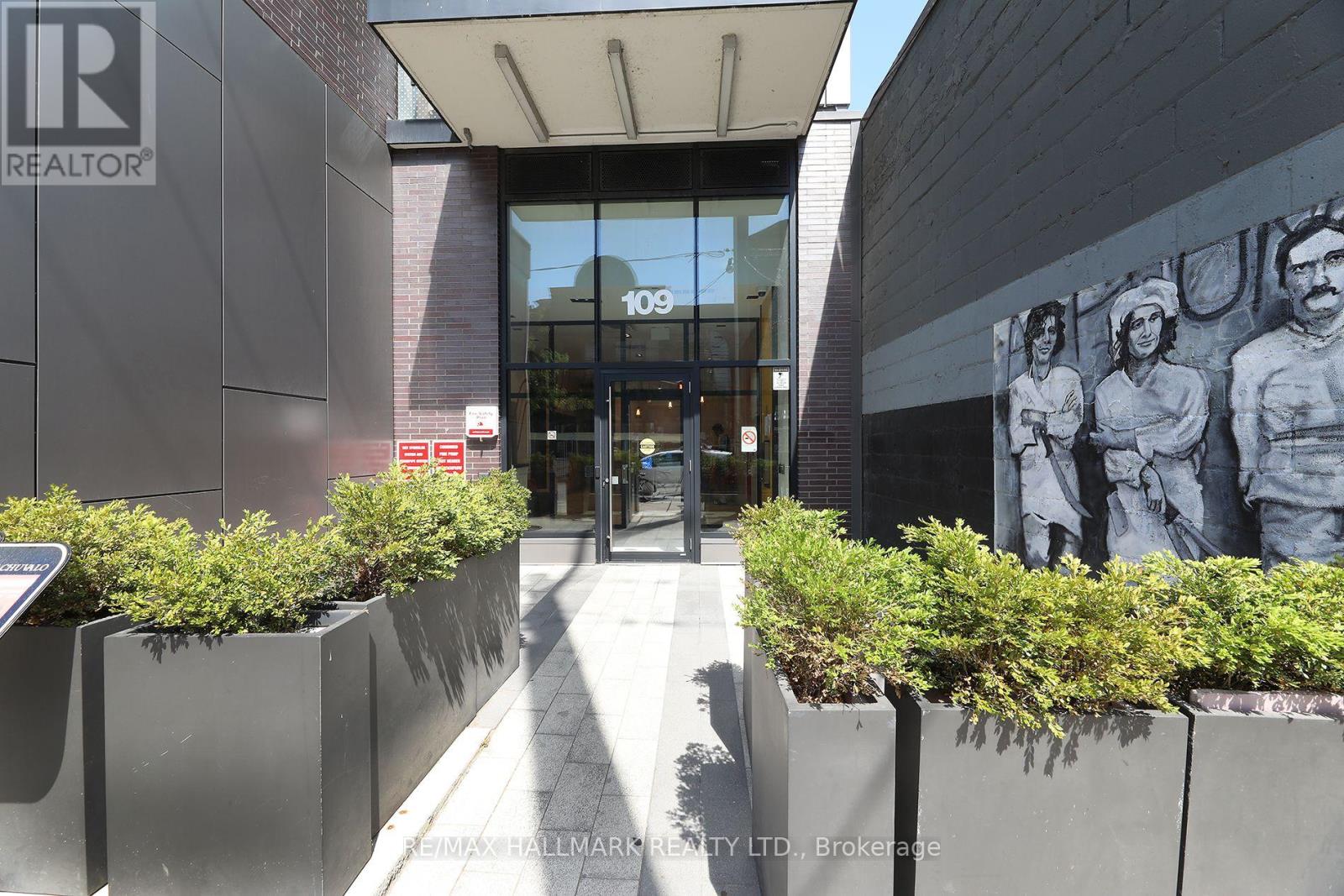 211 - 109 Ossington Avenue, Toronto, Ontario  M6J 2Z2 - Photo 2 - C12917366