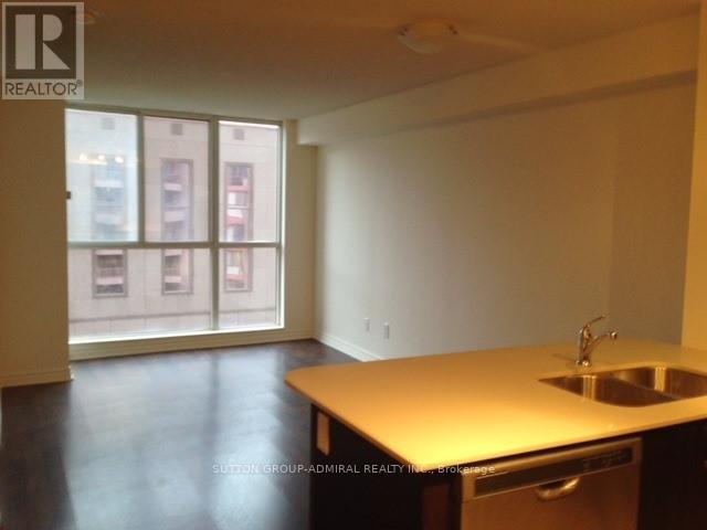 2002 - 736 Bay Street, Toronto, Ontario  M5G 1N6 - Photo 3 - C12917382