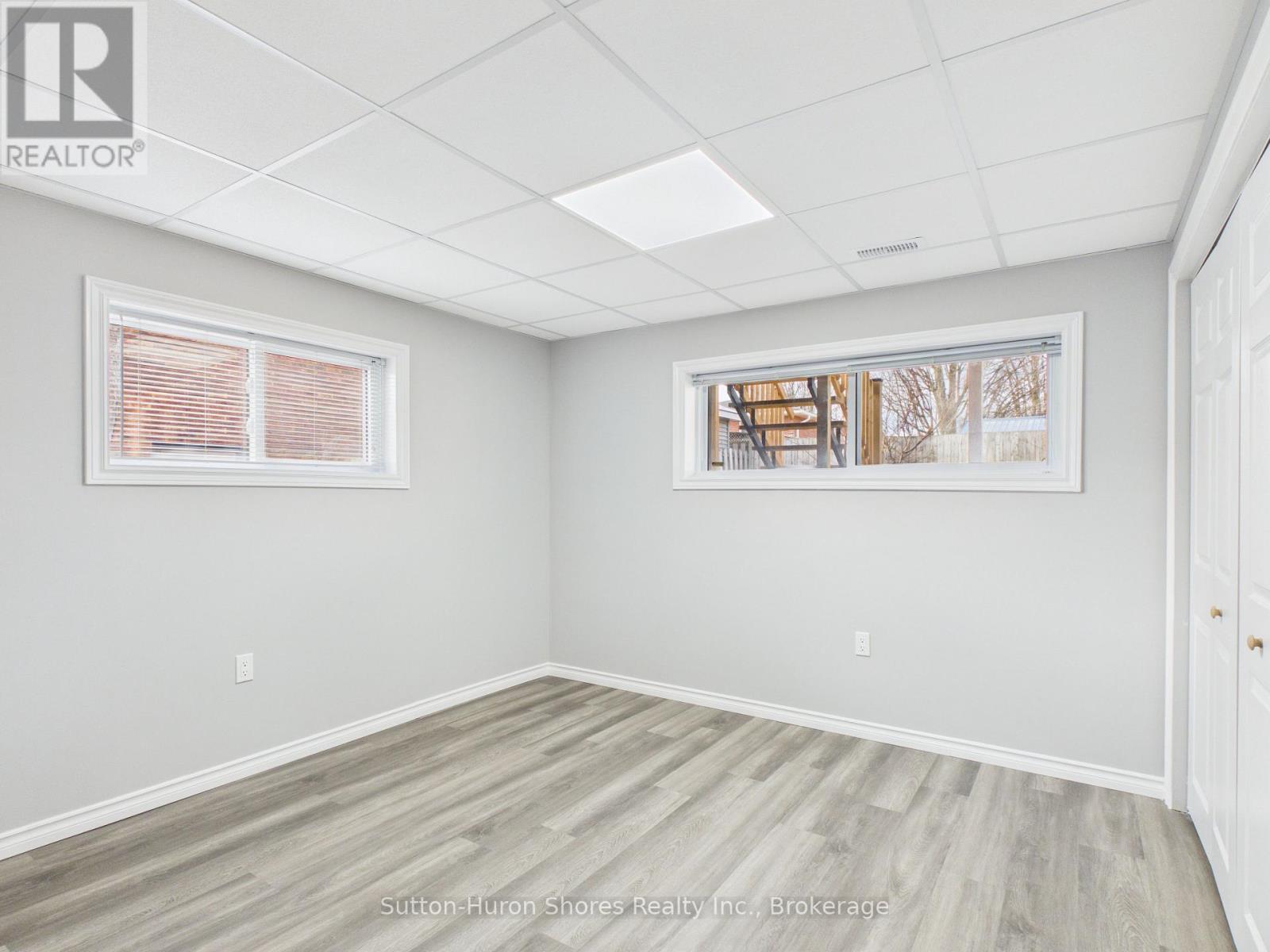 664 Pine Grove Drive, Saugeen Shores, Ontario  N0H 2C3 - Photo 11 - X12917372