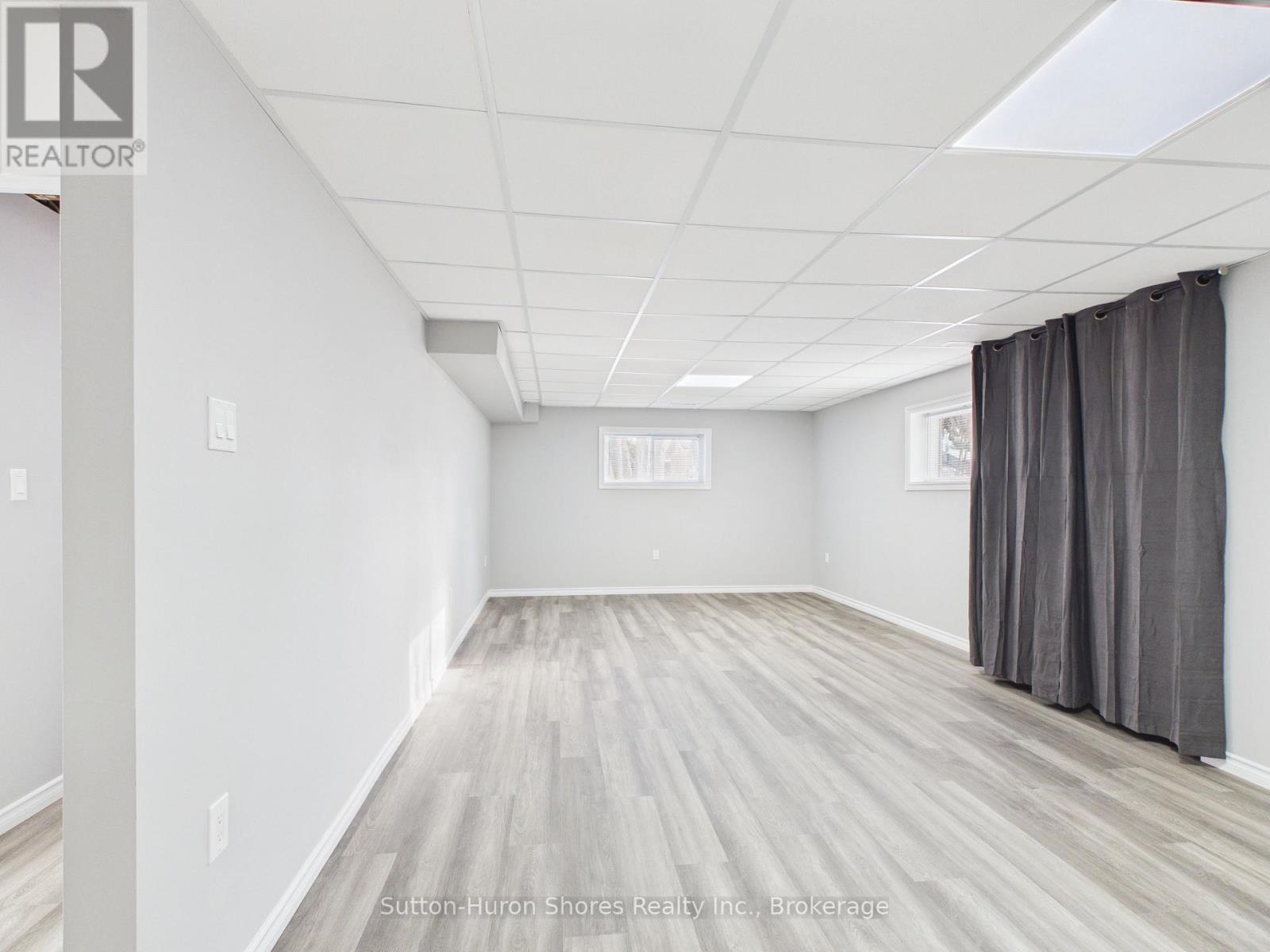 664 Pine Grove Drive, Saugeen Shores, Ontario  N0H 2C3 - Photo 12 - X12917372