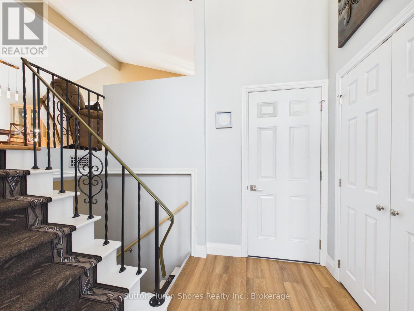 664 Pine Grove Drive, Saugeen Shores, Ontario  N0H 2C3 - Photo 19 - X12917372