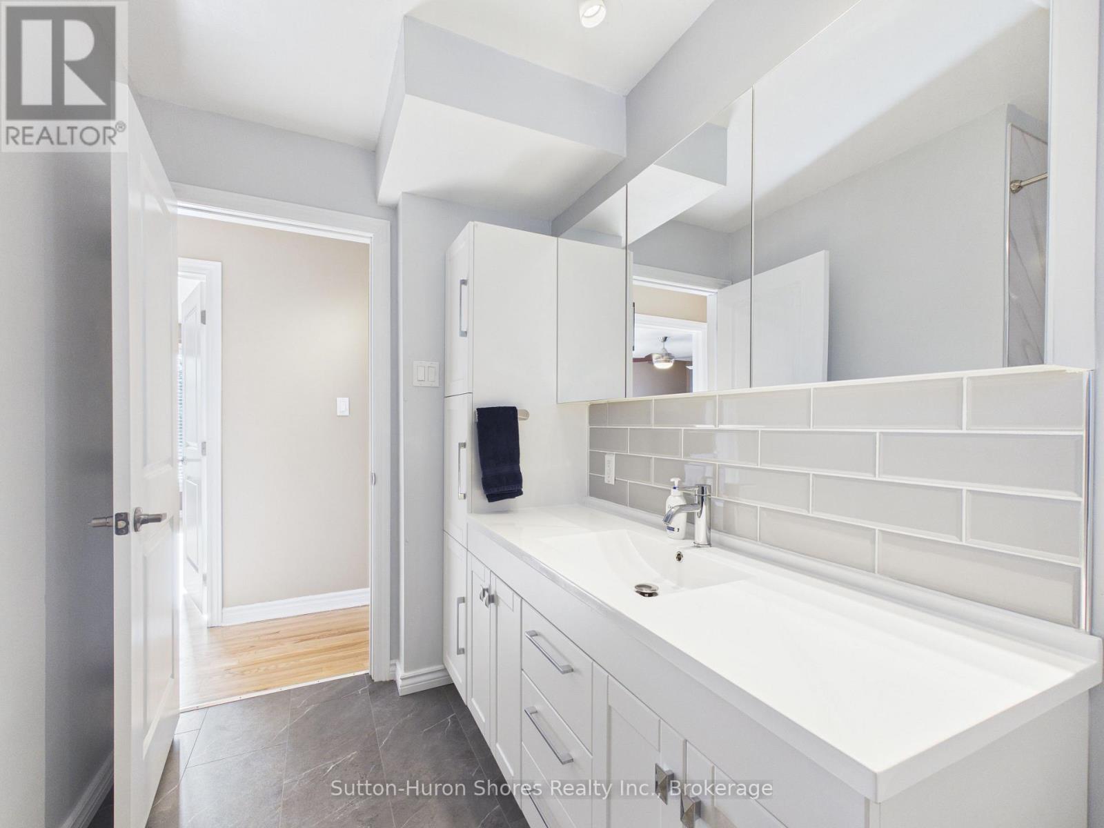 664 Pine Grove Drive, Saugeen Shores, Ontario  N0H 2C3 - Photo 25 - X12917372