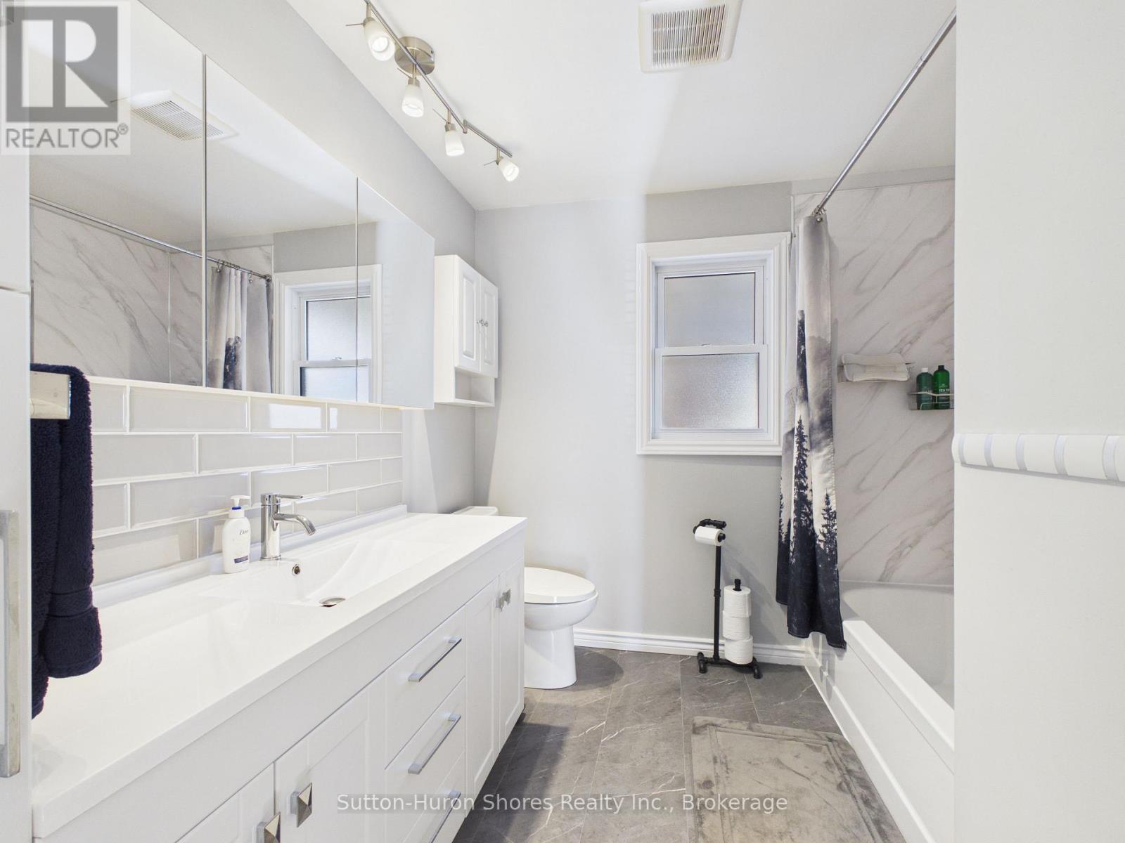 664 Pine Grove Drive, Saugeen Shores, Ontario  N0H 2C3 - Photo 26 - X12917372