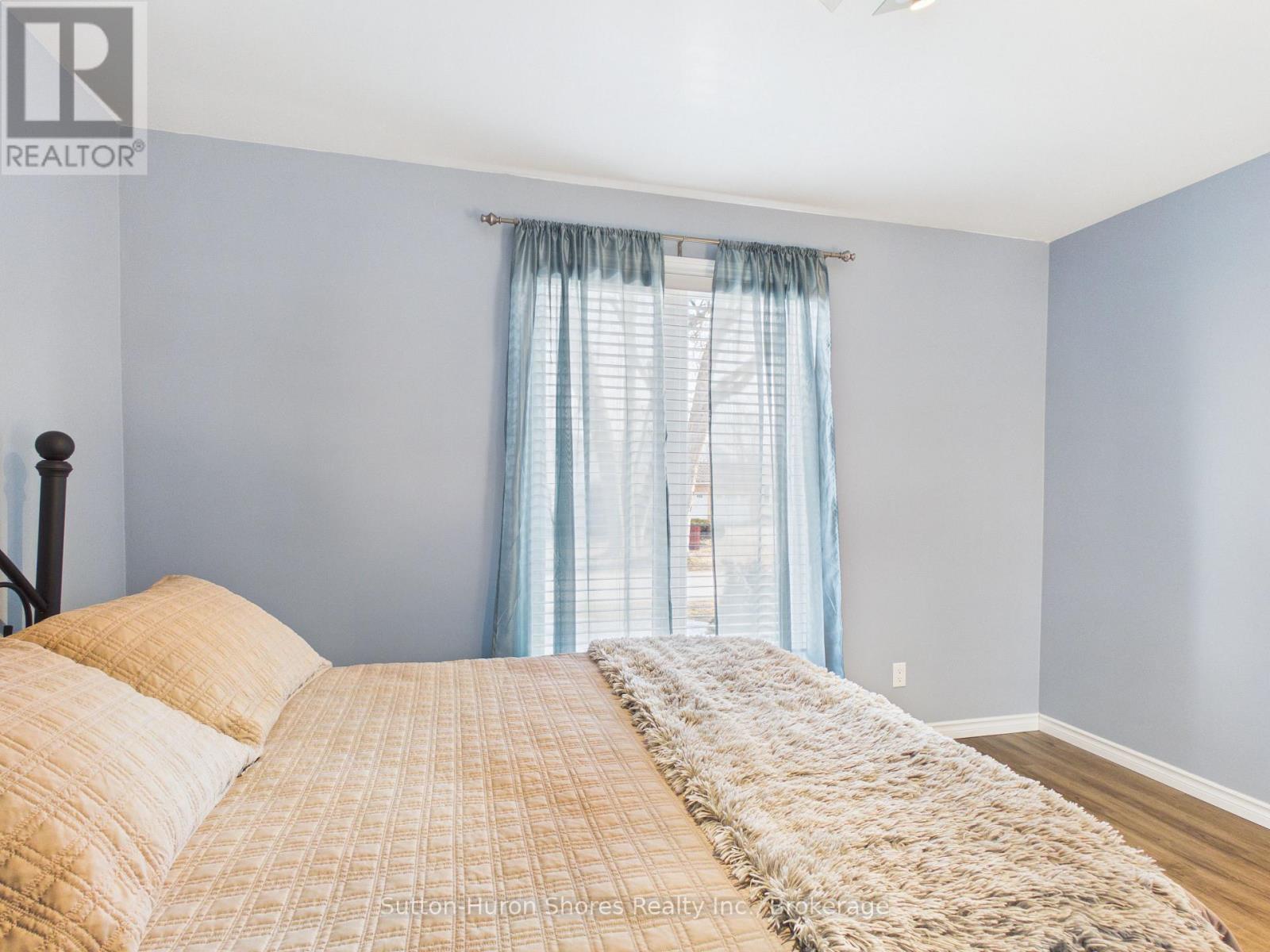 664 Pine Grove Drive, Saugeen Shores, Ontario  N0H 2C3 - Photo 27 - X12917372