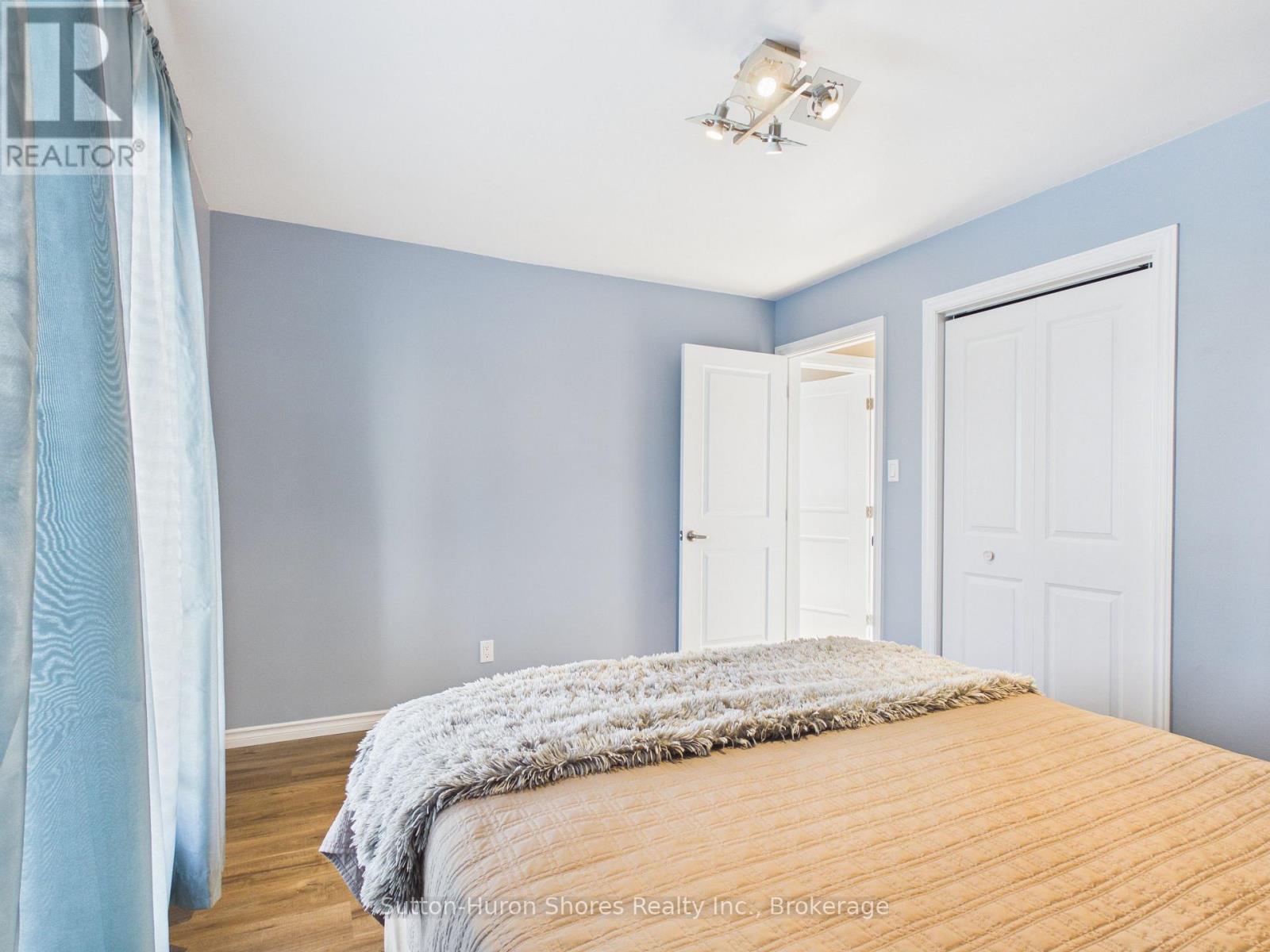 664 Pine Grove Drive, Saugeen Shores, Ontario  N0H 2C3 - Photo 28 - X12917372