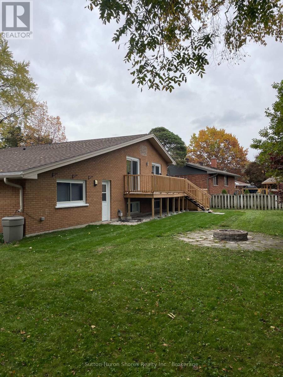 664 Pine Grove Drive, Saugeen Shores, Ontario  N0H 2C3 - Photo 3 - X12917372
