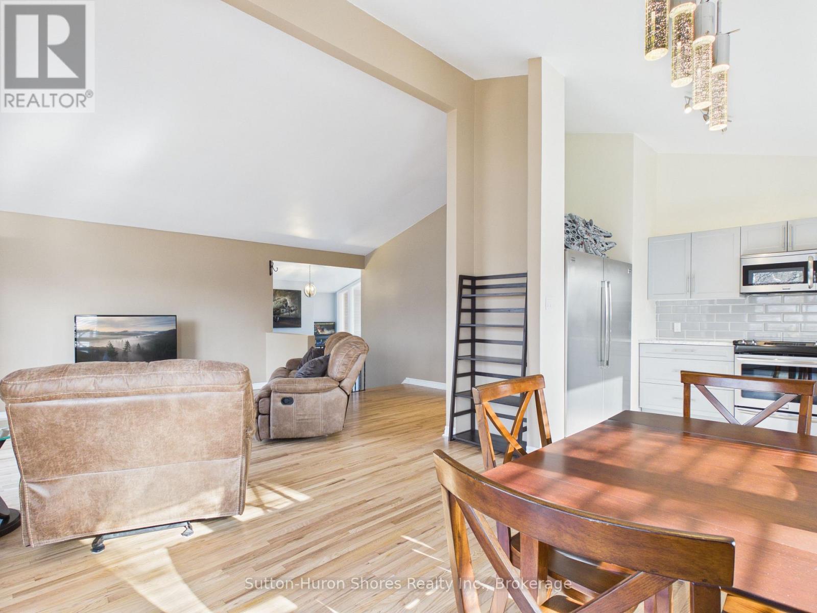 664 Pine Grove Drive, Saugeen Shores, Ontario  N0H 2C3 - Photo 32 - X12917372