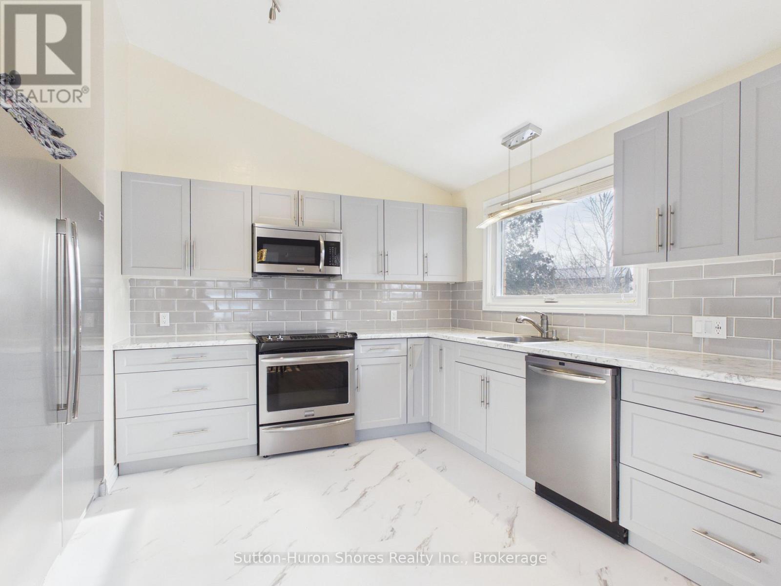 664 Pine Grove Drive, Saugeen Shores, Ontario  N0H 2C3 - Photo 34 - X12917372