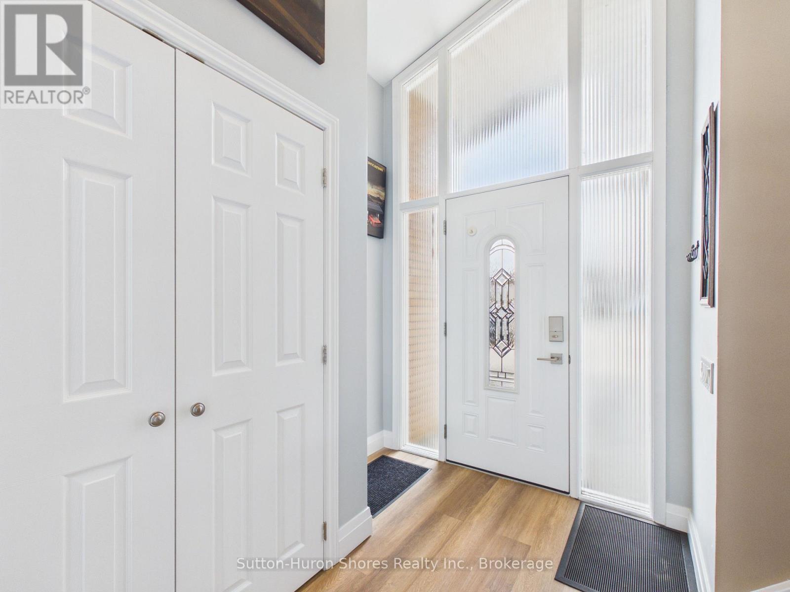 664 Pine Grove Drive, Saugeen Shores, Ontario  N0H 2C3 - Photo 6 - X12917372