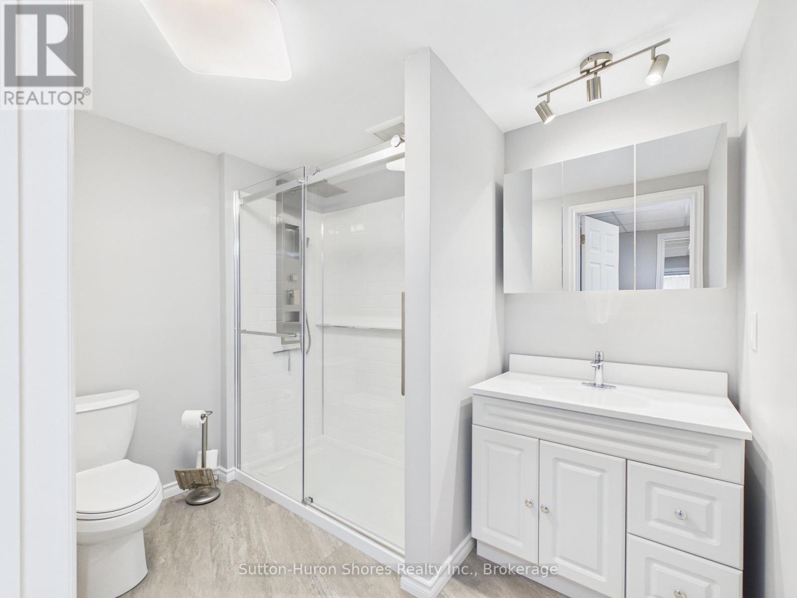 664 Pine Grove Drive, Saugeen Shores, Ontario  N0H 2C3 - Photo 9 - X12917372