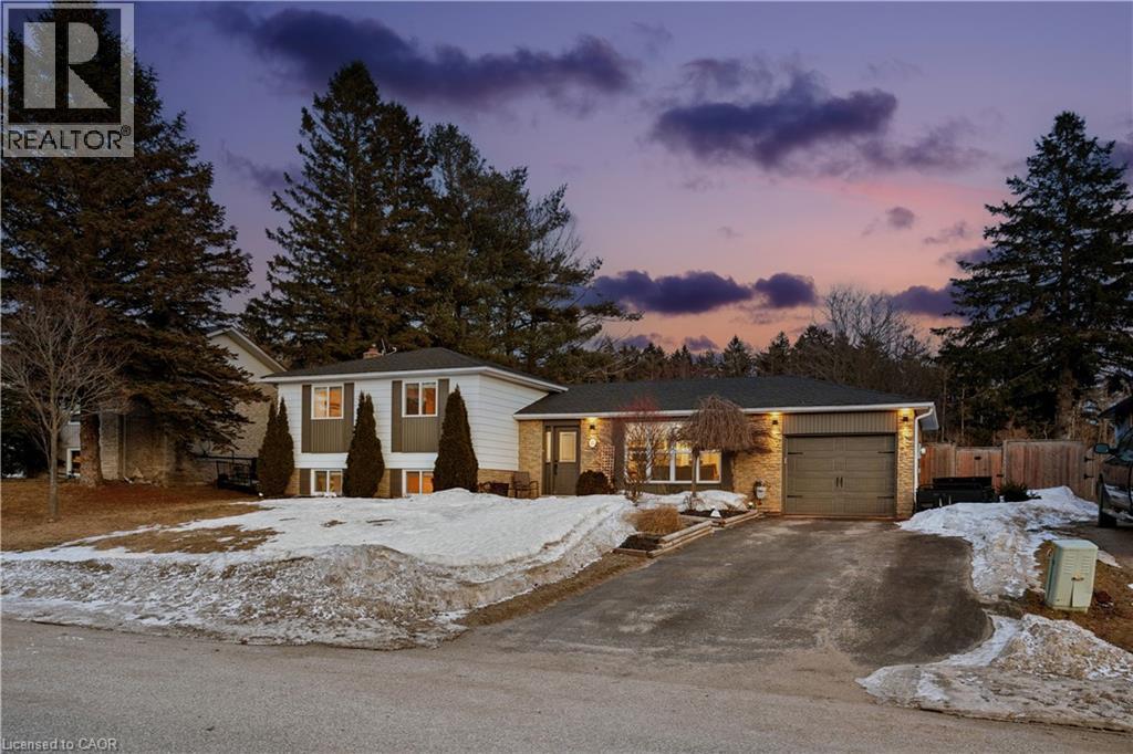 35 Douglas Crescent, Hillsburgh, Ontario  N0B 1Z0 - Photo 2 - 40812362