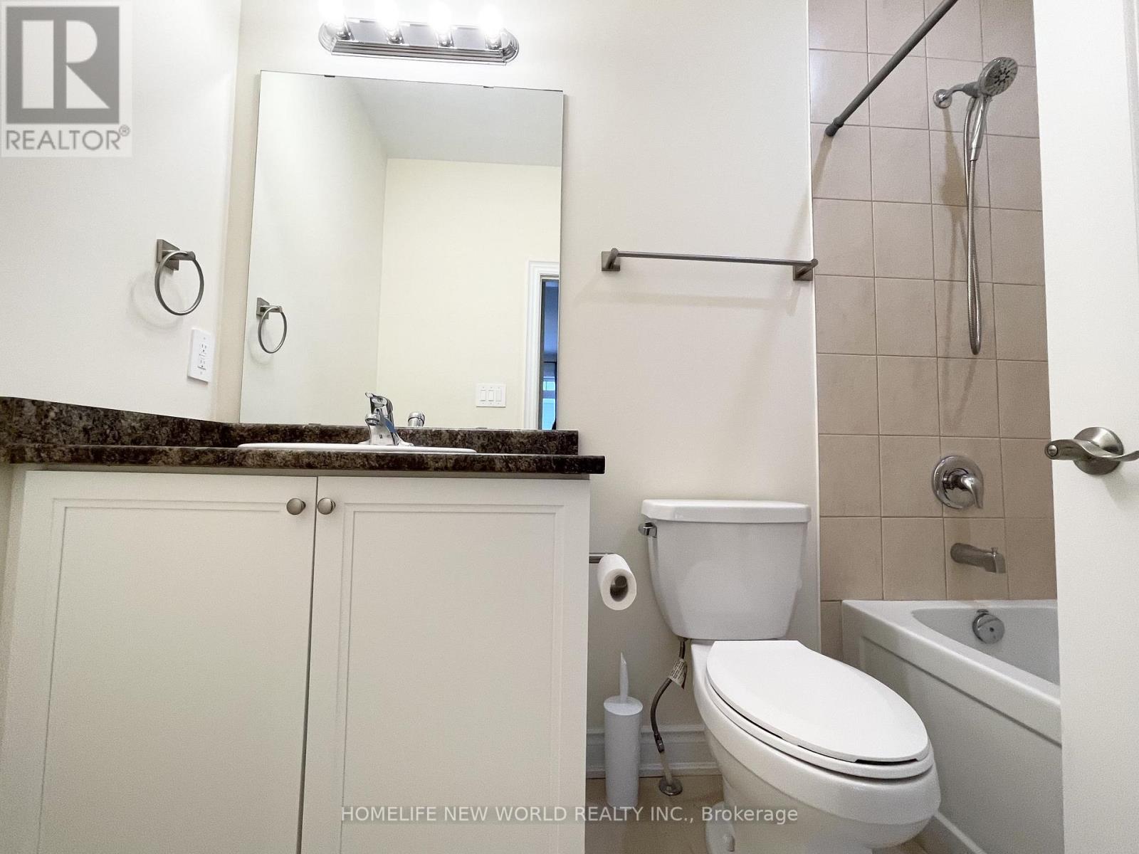 1 Palmira Drive, Georgina, Ontario  L0E 1R0 - Photo 11 - N12917378