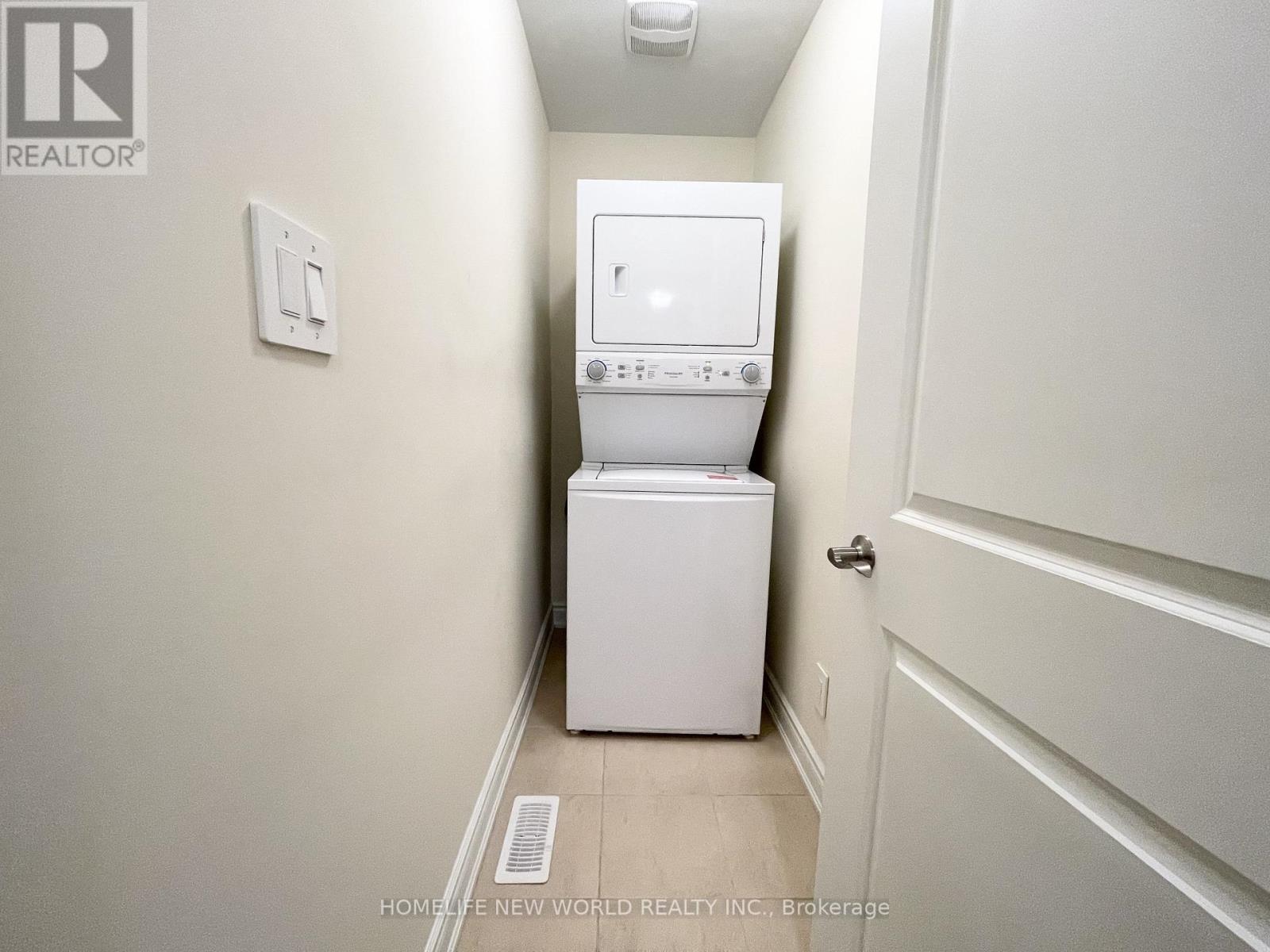 1 Palmira Drive, Georgina, Ontario  L0E 1R0 - Photo 9 - N12917378