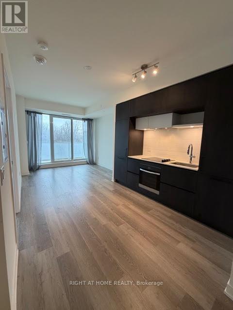 307 - 6 David Eyer Road, Richmond Hill, Ontario  L4S 0N5 - Photo 4 - N12917390