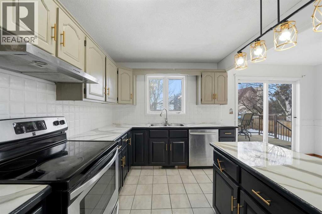 32 Huget Crescent, Red Deer, Alberta  T4N 6P4 - Photo 13 - A2279765