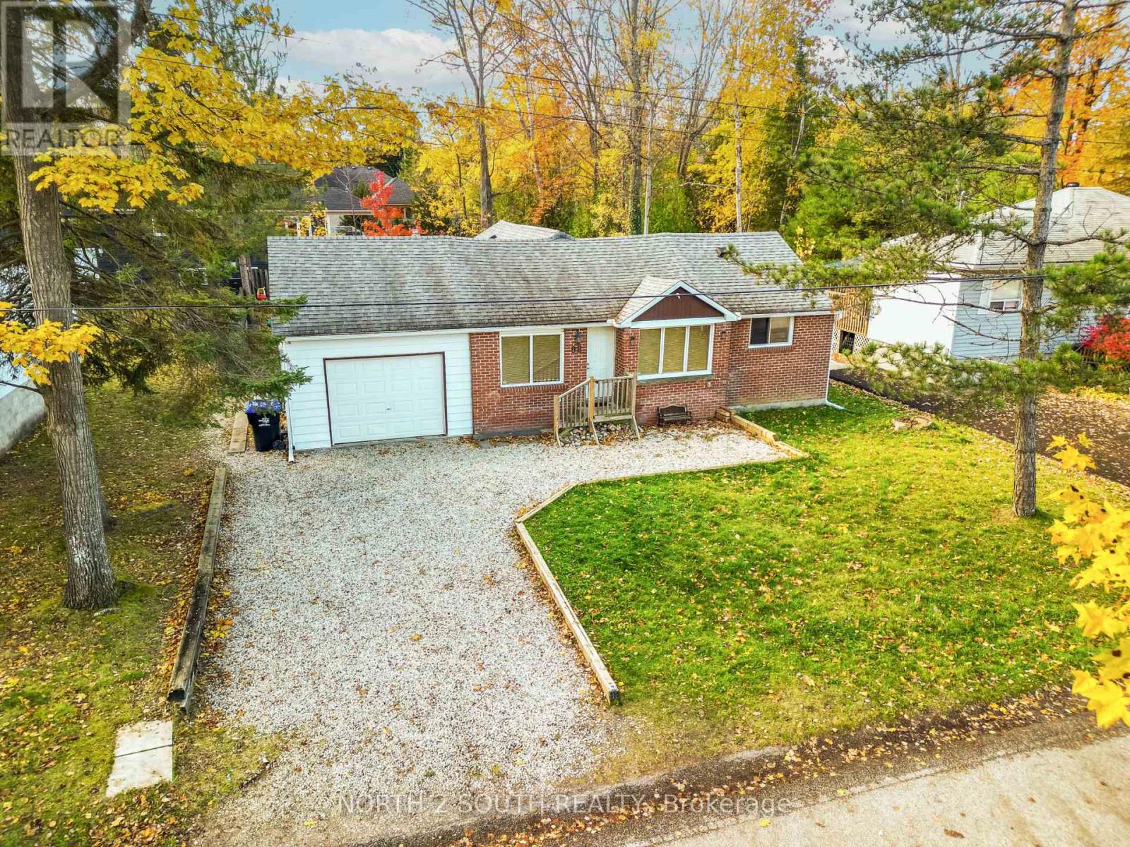 98 33rd Street N, Wasaga Beach, Ontario  L9Z 2B9 - Photo 2 - S12917368