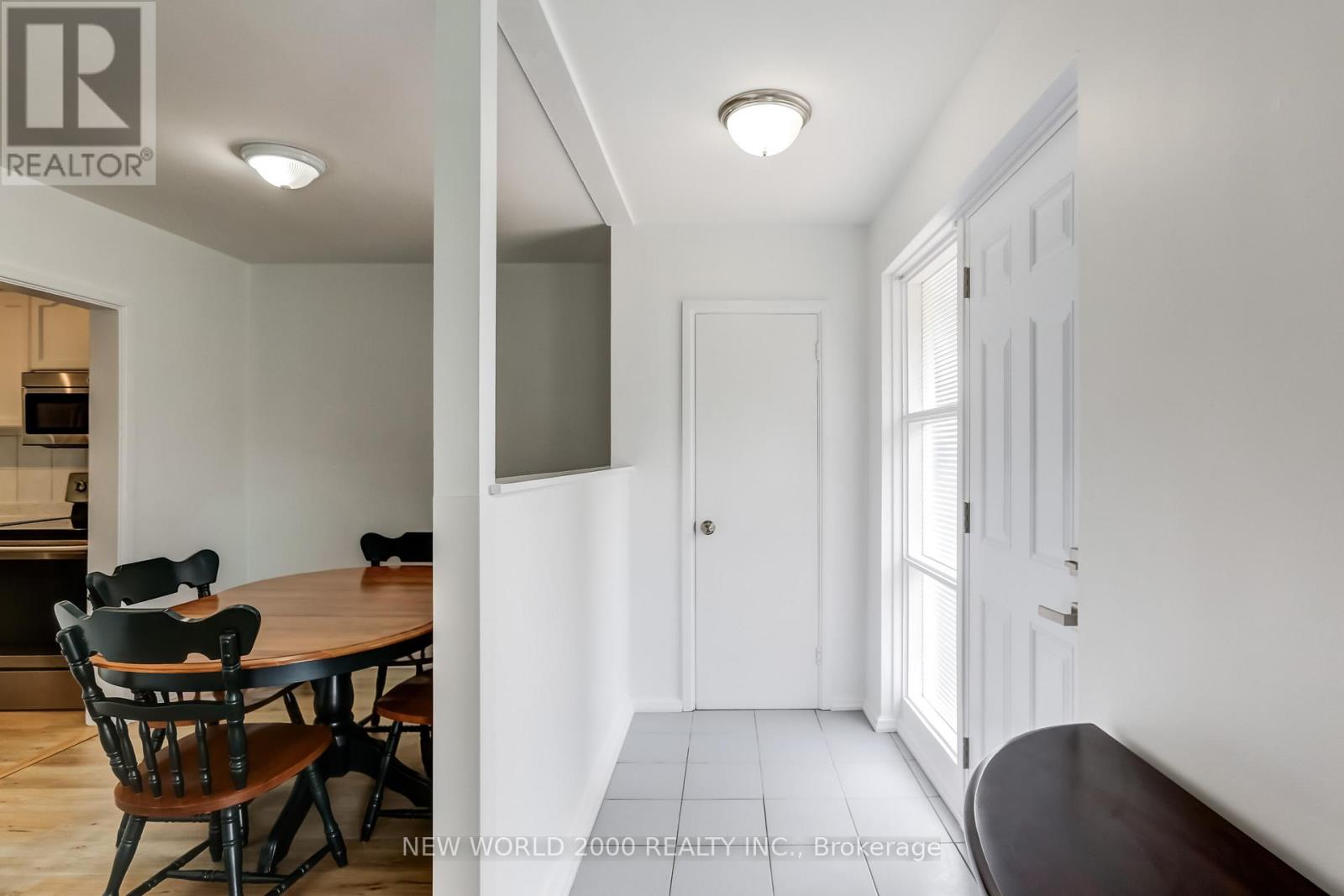 21 Restever Gate, Toronto, Ontario  M9W 4B8 - Photo 3 - W12917380