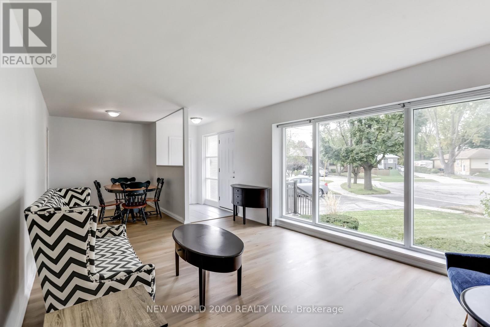 21 Restever Gate, Toronto, Ontario  M9W 4B8 - Photo 5 - W12917380