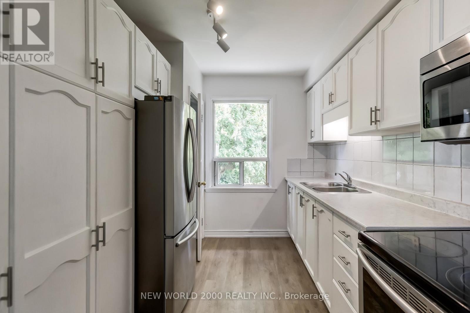 21 Restever Gate, Toronto, Ontario  M9W 4B8 - Photo 8 - W12917380