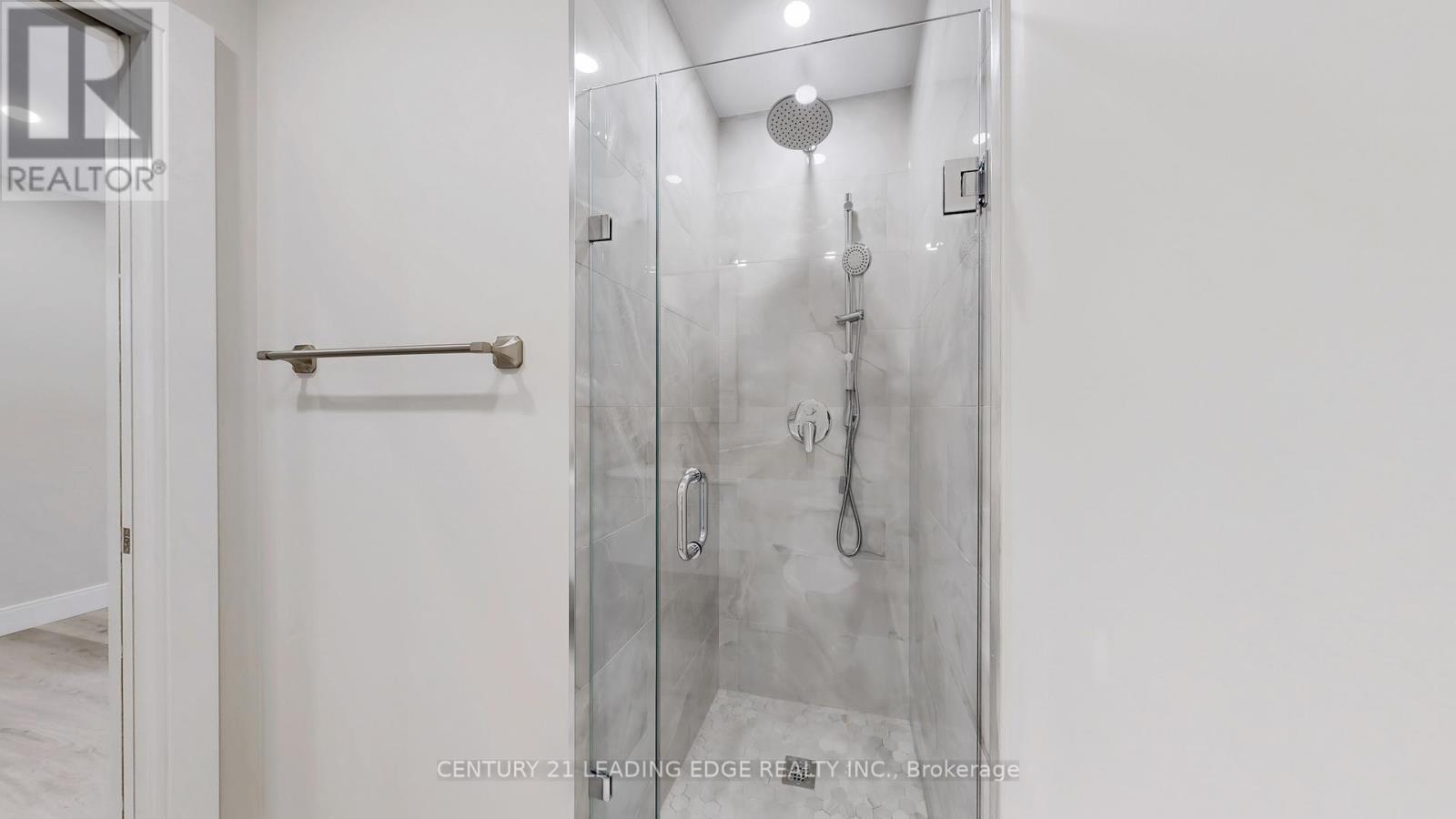 6 Beach Road, Whitchurch-Stouffville, Ontario  L4A 2G1 - Photo 29 - N12909468