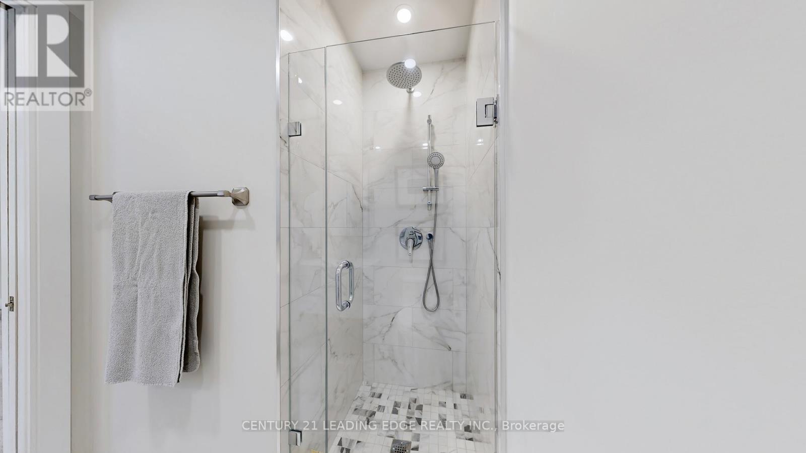 6 Beach Road, Whitchurch-Stouffville, Ontario  L4A 2G1 - Photo 32 - N12909468