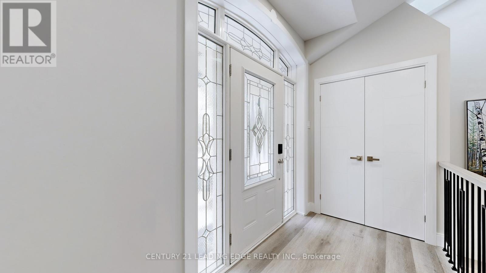 6 Beach Road, Whitchurch-Stouffville, Ontario  L4A 2G1 - Photo 3 - N12909468