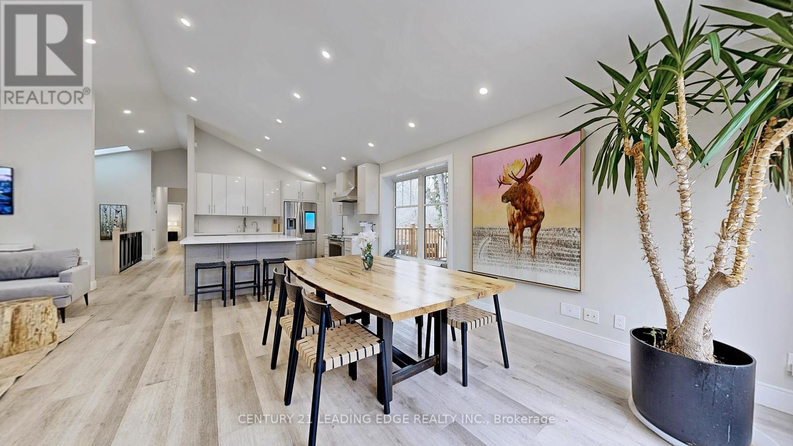 6 Beach Road, Whitchurch-Stouffville, Ontario  L4A 2G1 - Photo 8 - N12909468