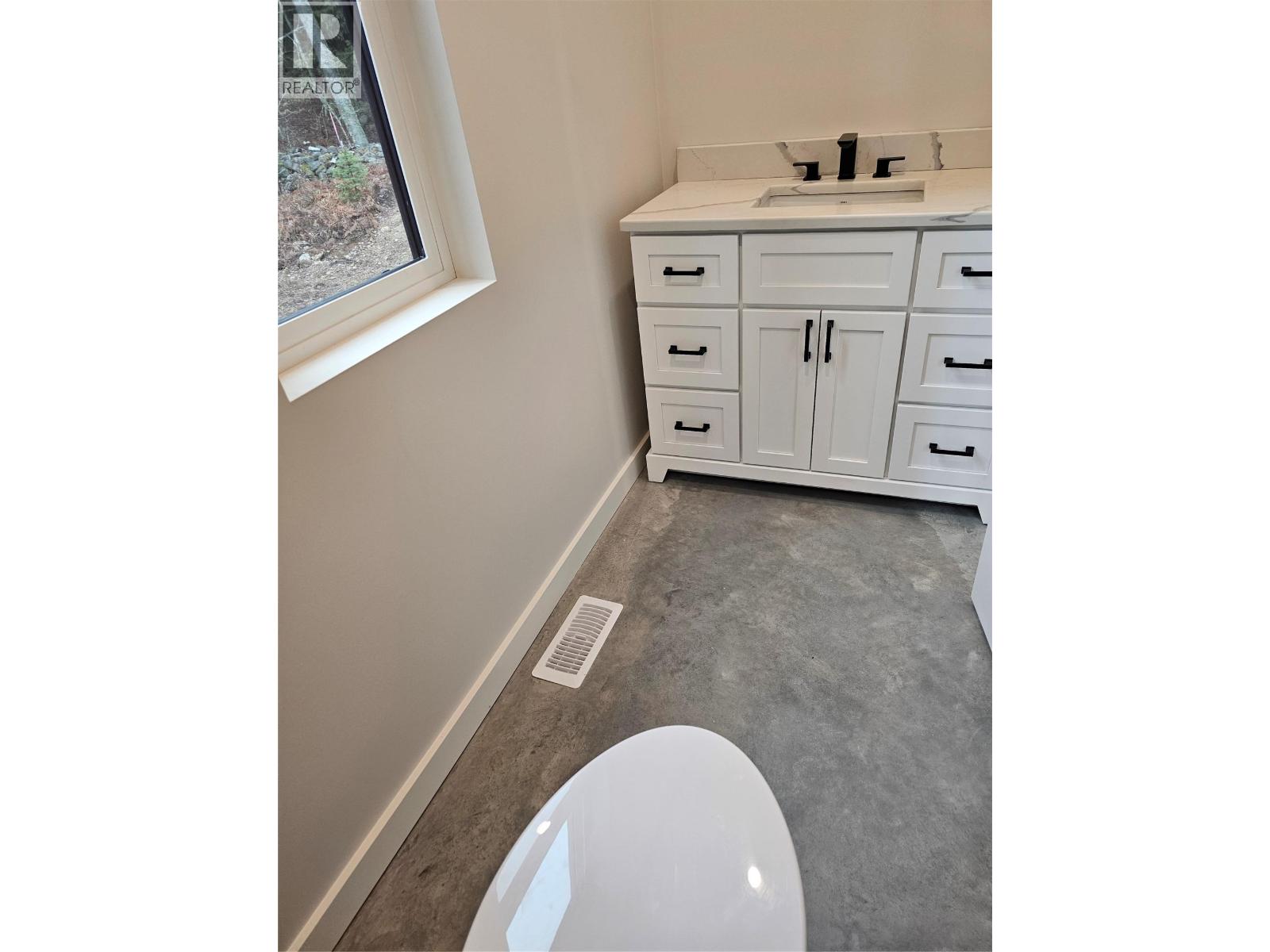 2801 Harlow Road, Nelson, British Columbia  V1L 6L3 - Photo 29 - 10379874