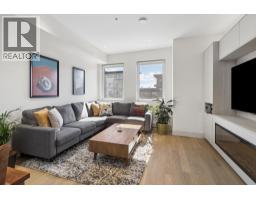 2 632 E 3RD STREET, North Vancouver, British Columbia