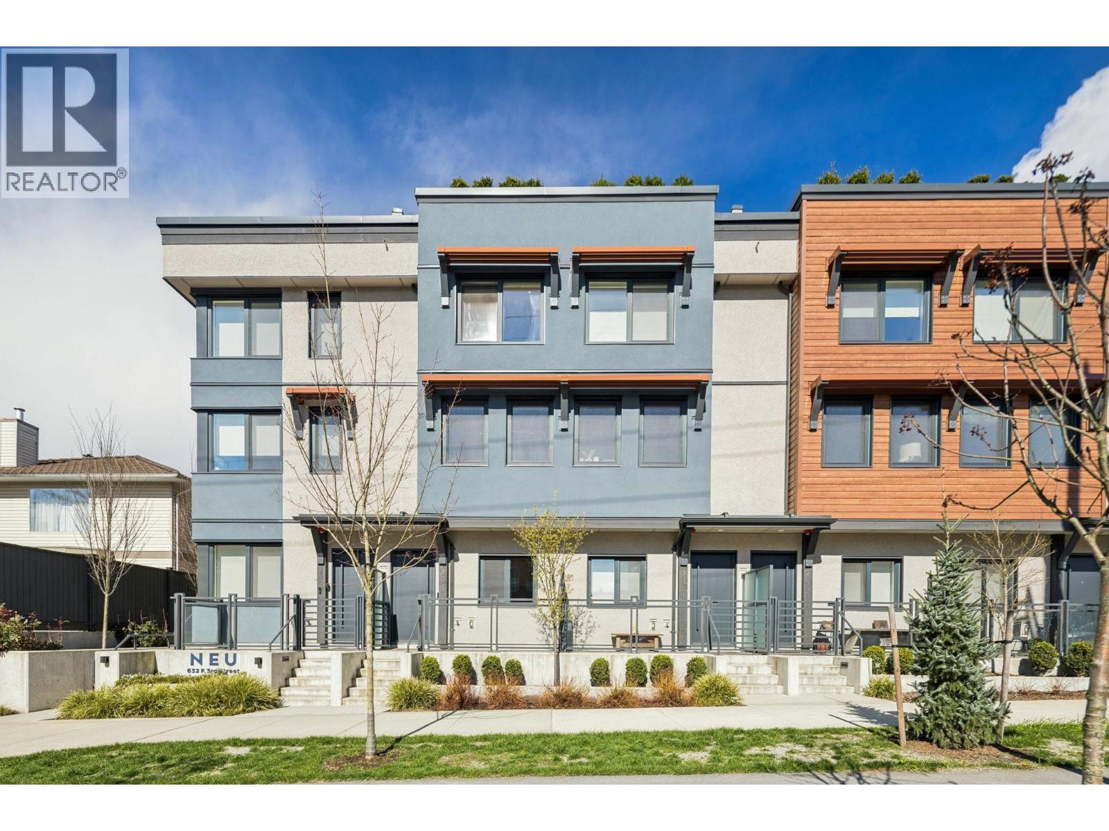 2 632 E 3rd Street, North Vancouver, British Columbia  V7L 0J1 - Photo 2 - R3102862