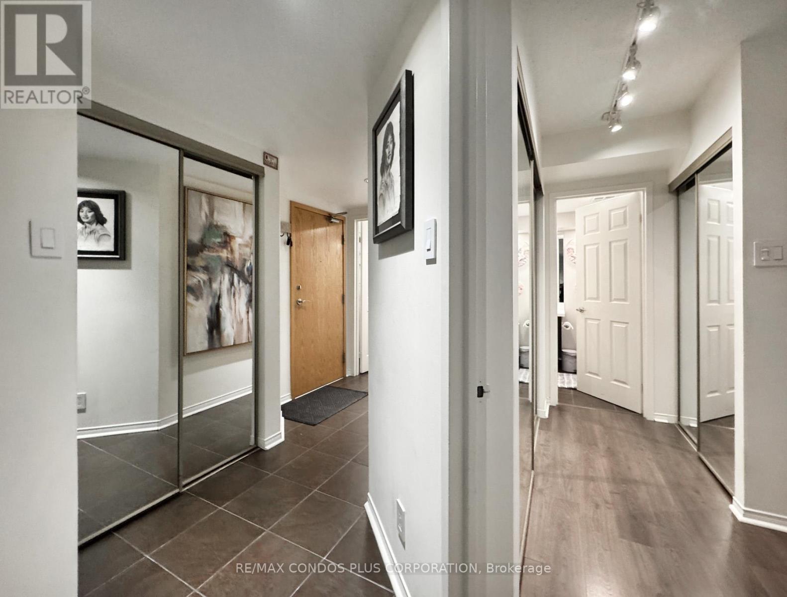 2702 - 99 Harbour Square, Toronto, Ontario  M5J 2H2 - Photo 11 - C12917426