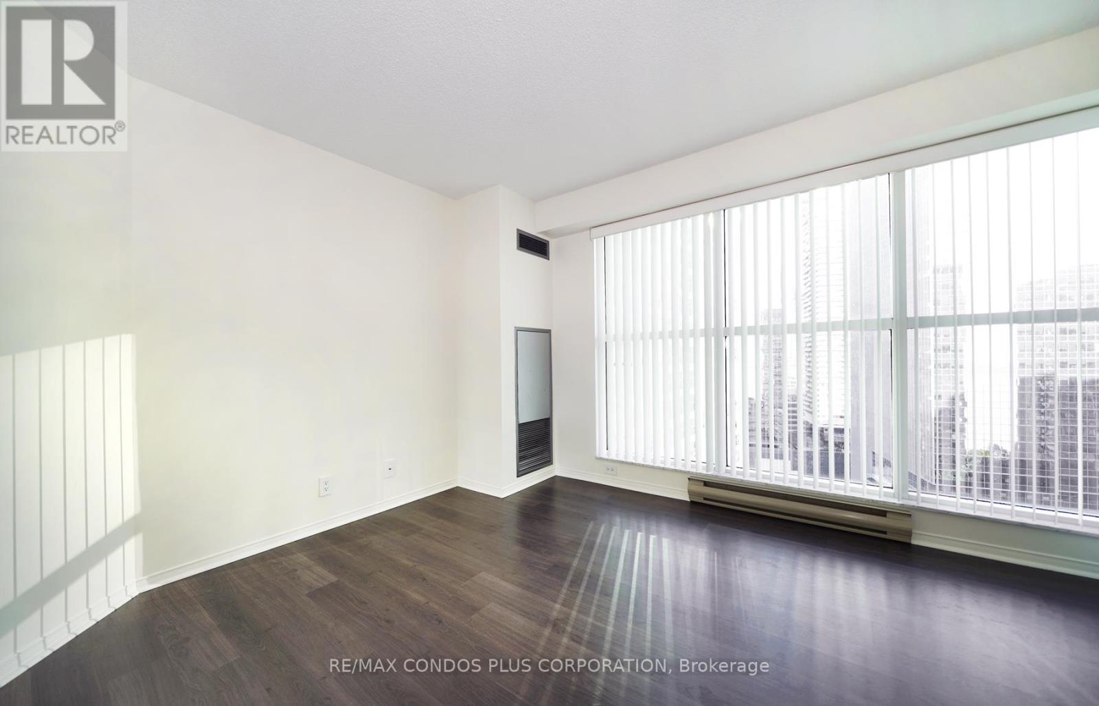 2702 - 99 Harbour Square, Toronto, Ontario  M5J 2H2 - Photo 15 - C12917426