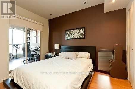 Ph09 - 633 Bay Street, Toronto, Ontario  M5G 2G4 - Photo 3 - C12917438