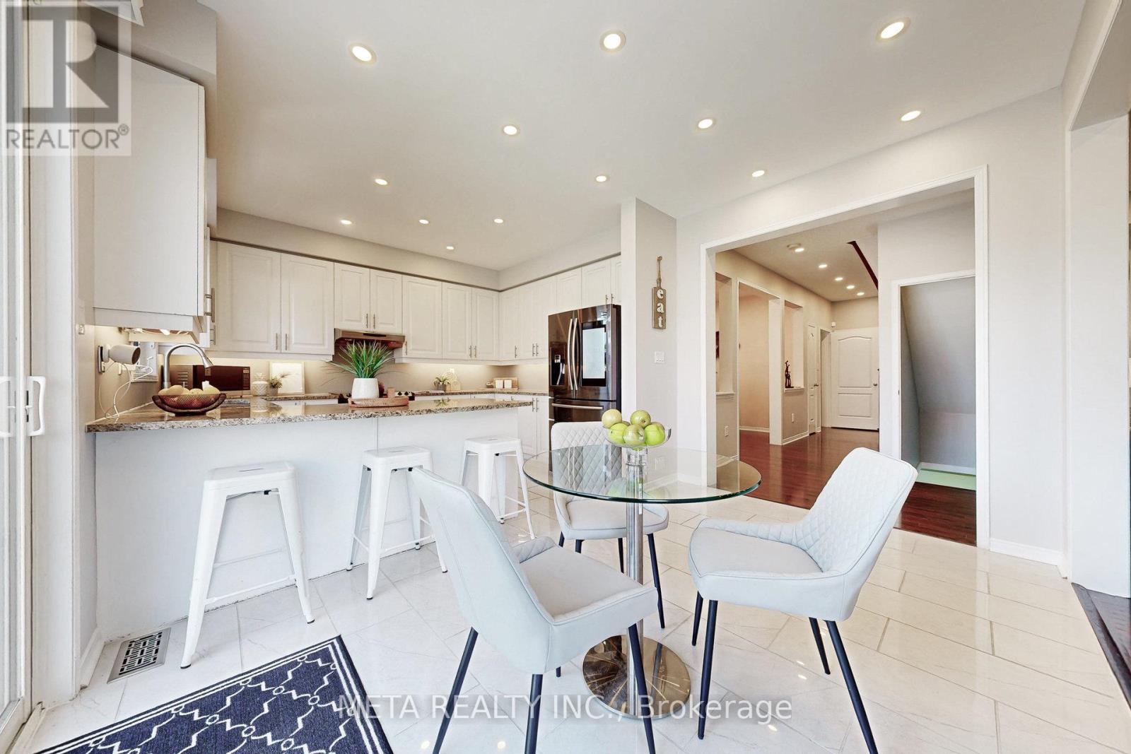 11 Keiffer Court, Whitby, Ontario  L1P 0A9 - Photo 14 - E12917416