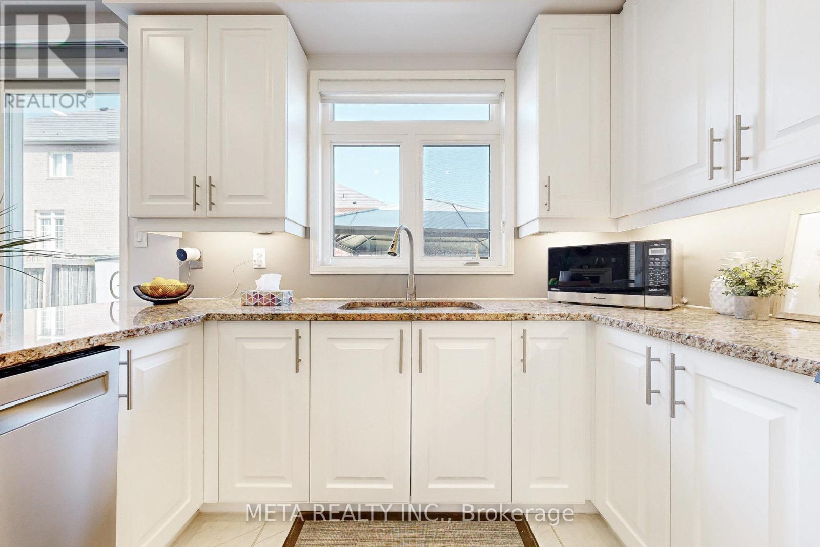 11 Keiffer Court, Whitby, Ontario  L1P 0A9 - Photo 17 - E12917416