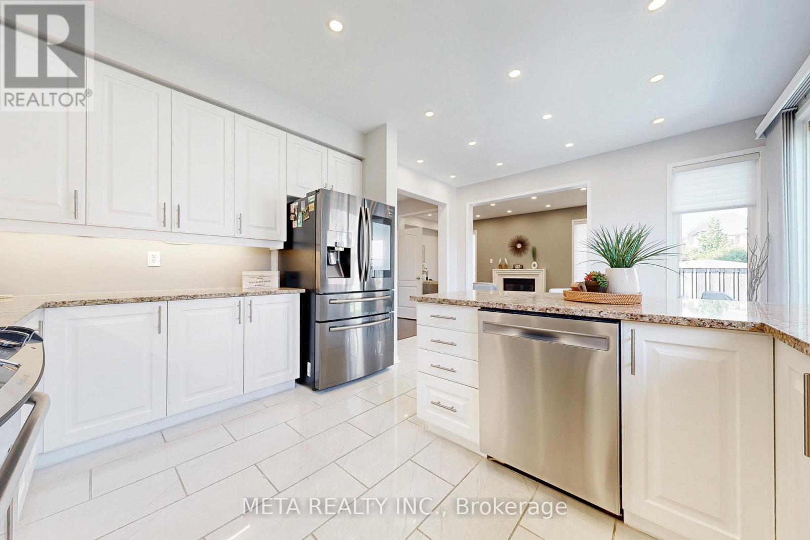 11 Keiffer Court, Whitby, Ontario  L1P 0A9 - Photo 18 - E12917416