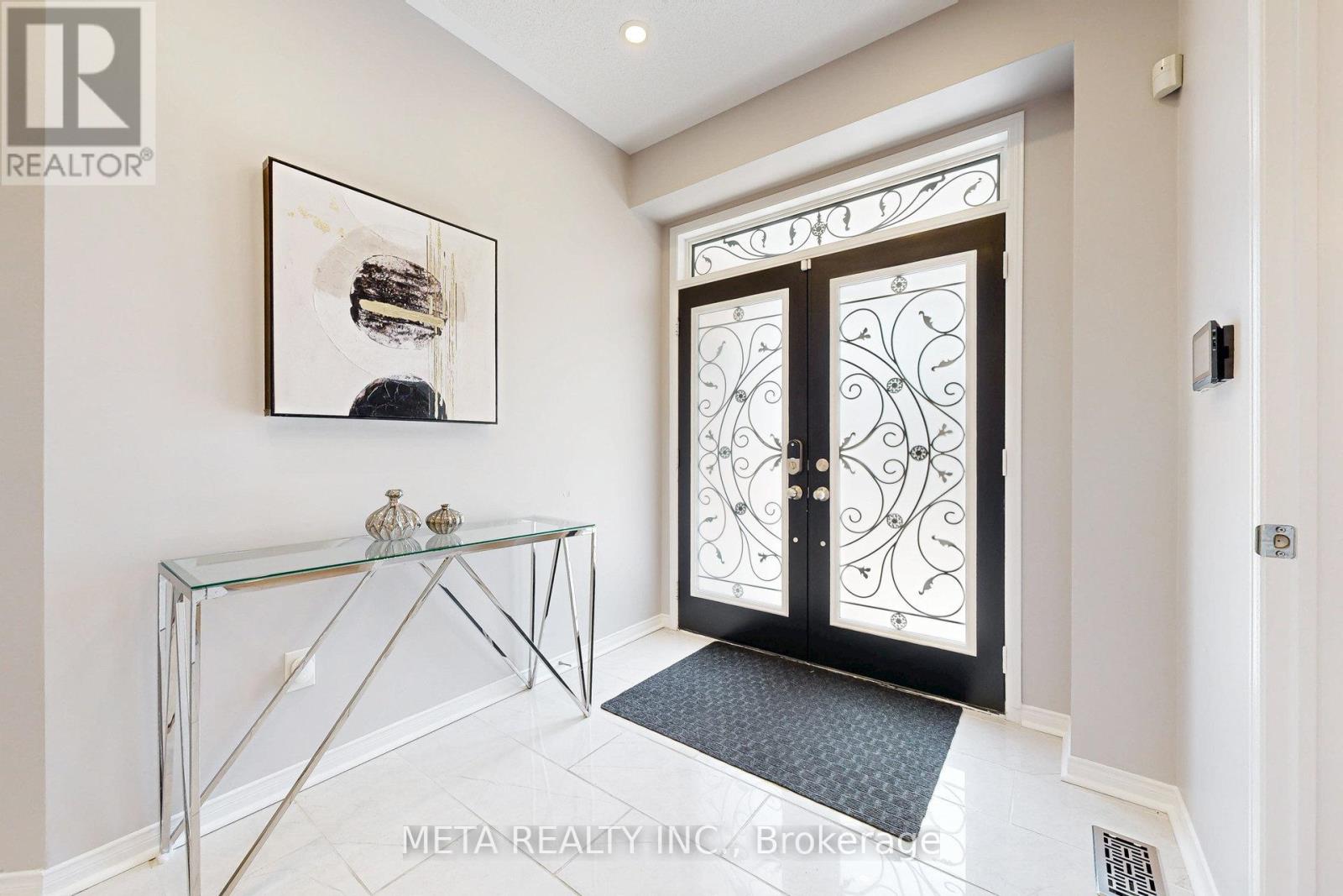 11 Keiffer Court, Whitby, Ontario  L1P 0A9 - Photo 4 - E12917416