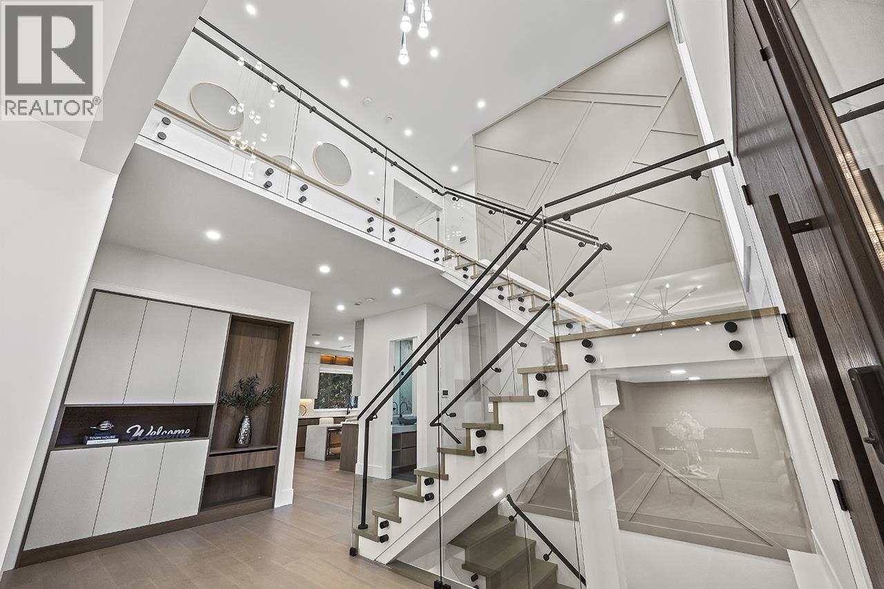 687 Folsom Street, Coquitlam, British Columbia  V3J 5A4 - Photo 5 - R3103033