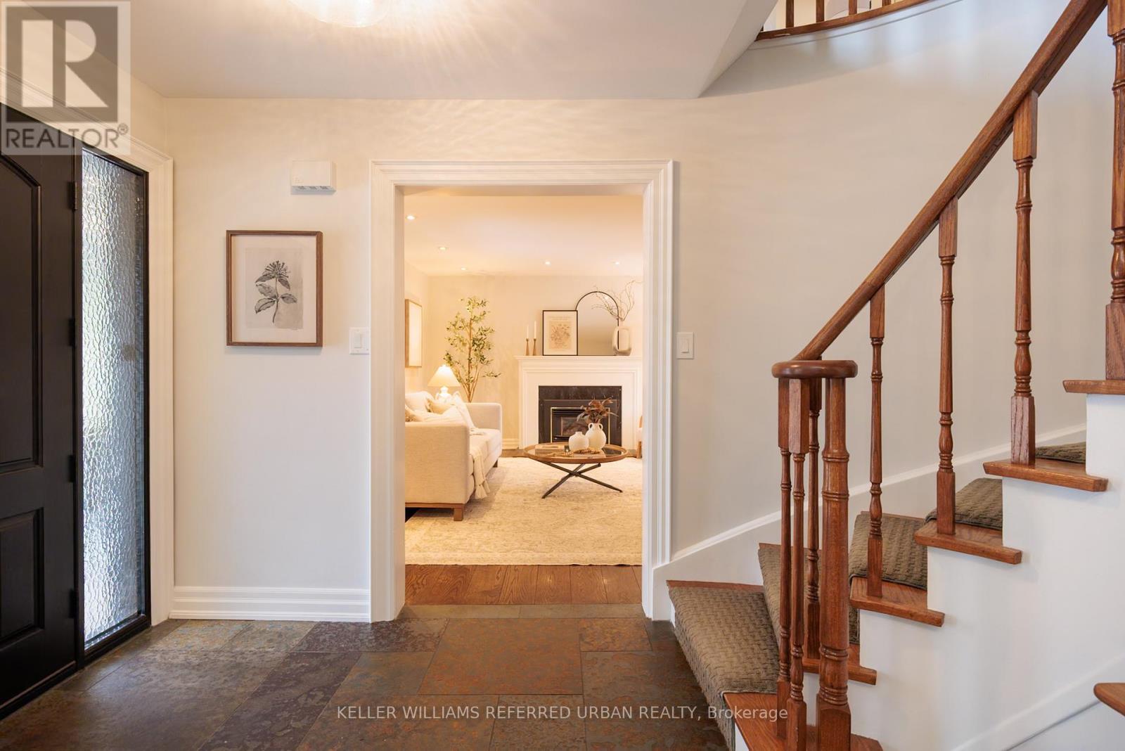 6 Prentice Court, Markham, Ontario  L3R 2X7 - Photo 5 - N12917418