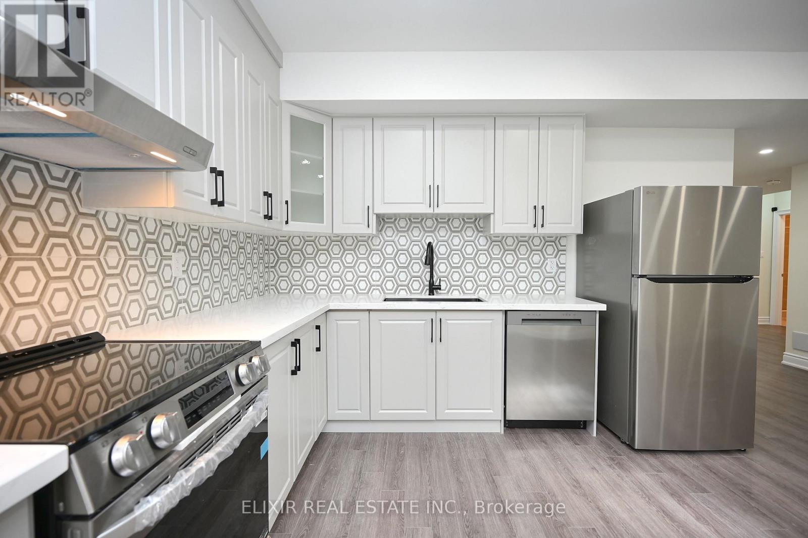 46 Mevira Gardens, Oakville, Ontario  L6H 0Z6 - Photo 9 - W12917432