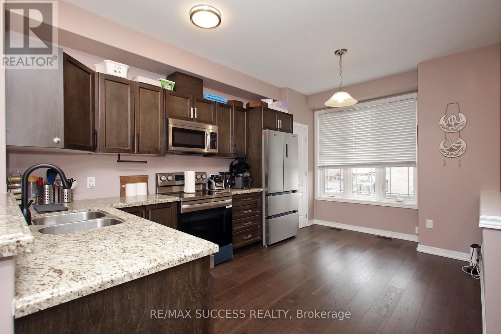 47 Edenrock Drive, Hamilton, Ontario  L8E 0G6 - Photo 10 - X12917400