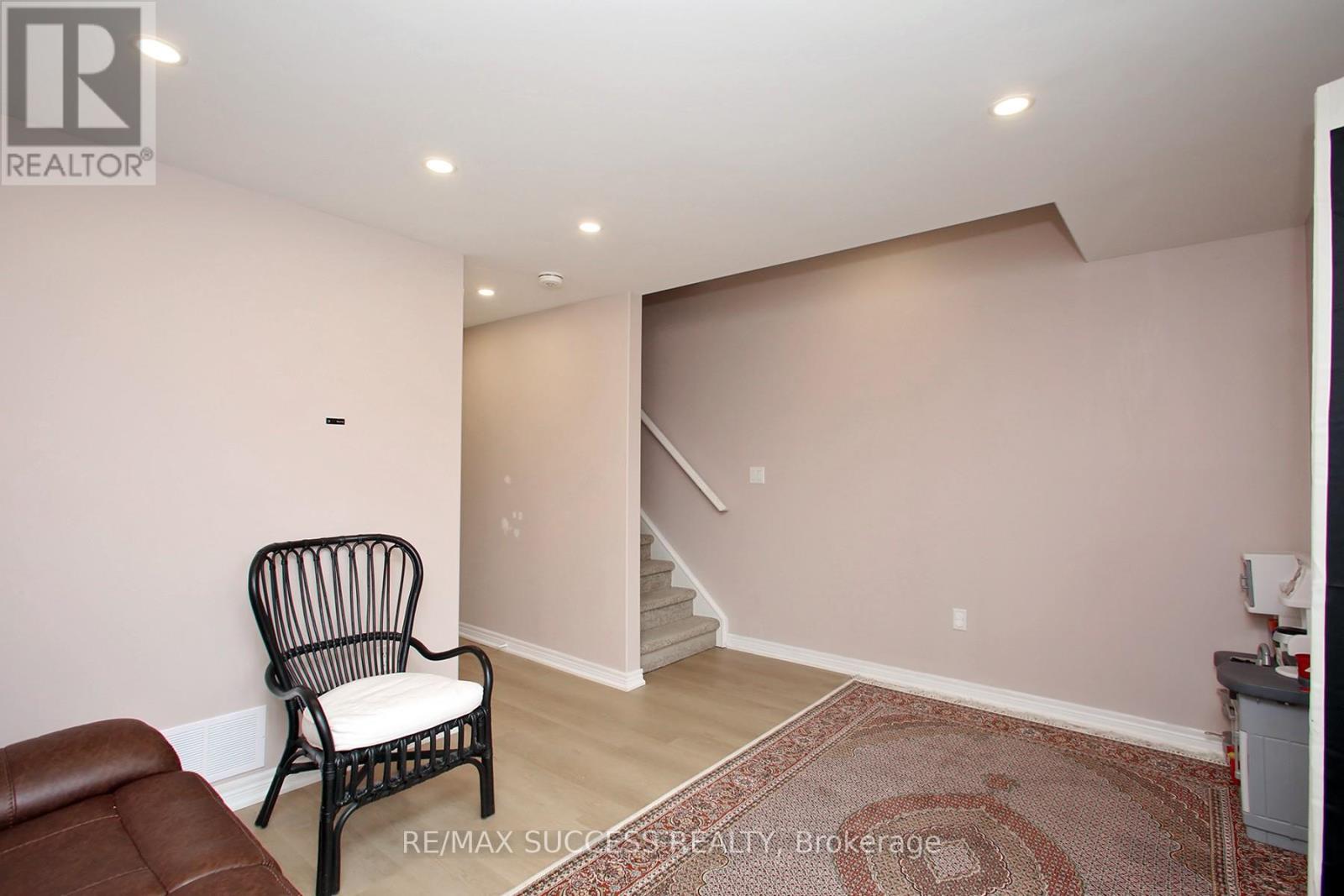 47 Edenrock Drive, Hamilton, Ontario  L8E 0G6 - Photo 22 - X12917400