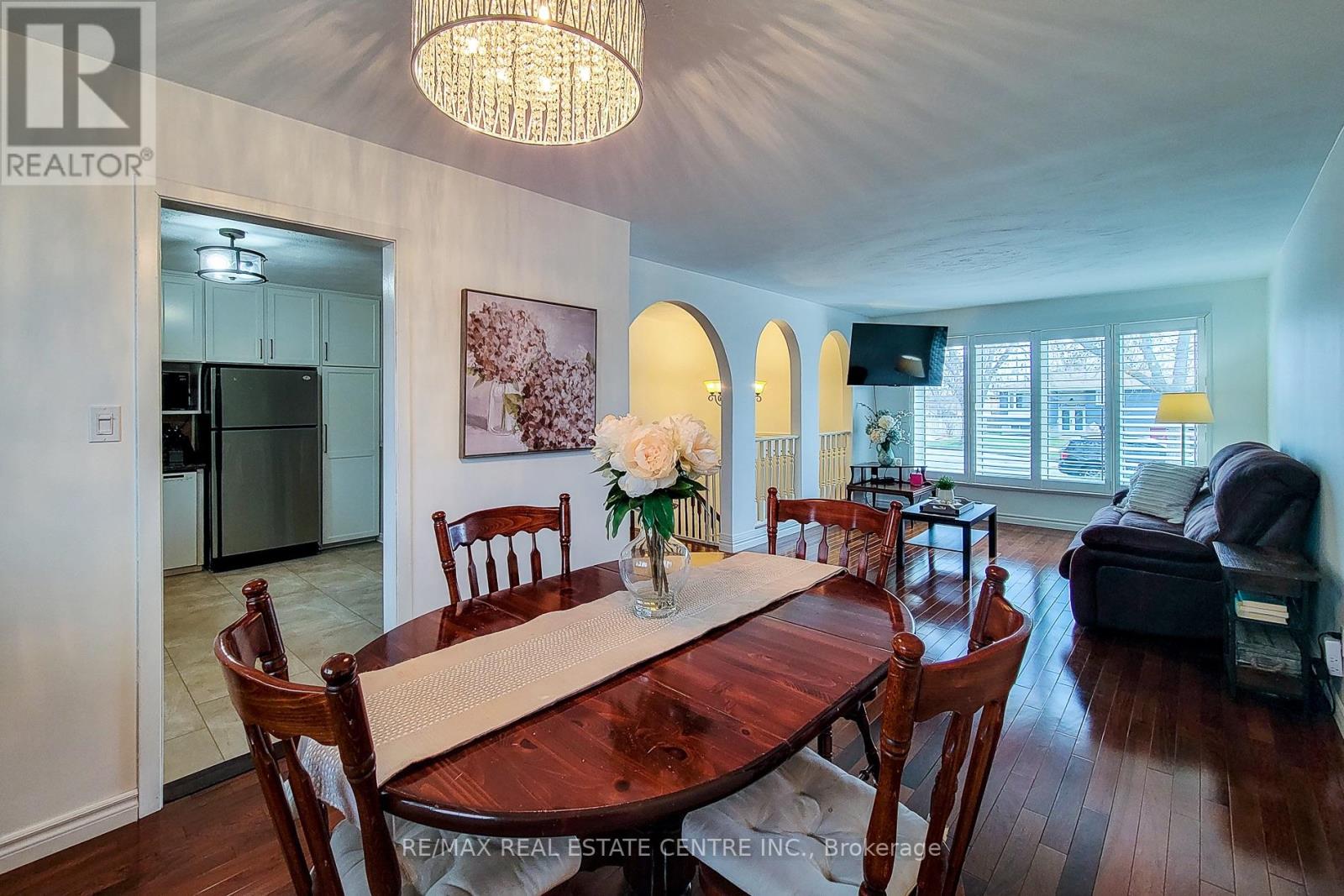 2 Ashwood Court, Hamilton, Ontario  L8E 3E1 - Photo 13 - X12917408