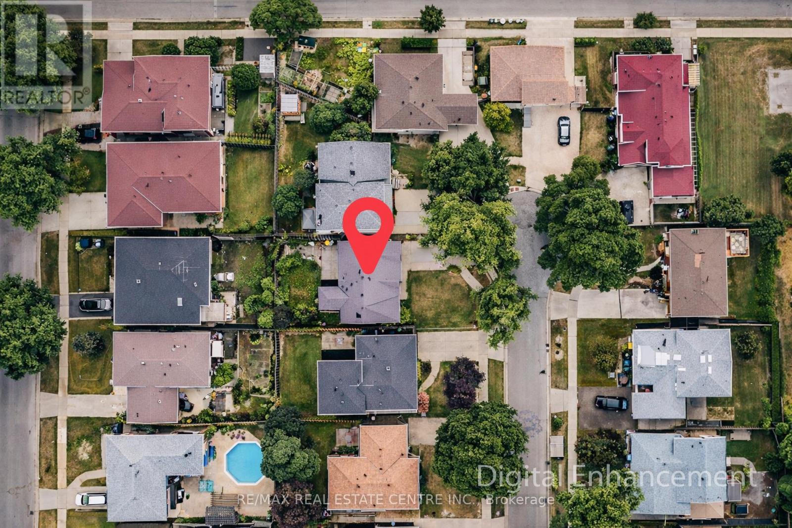 2 Ashwood Court, Hamilton, Ontario  L8E 3E1 - Photo 3 - X12917408