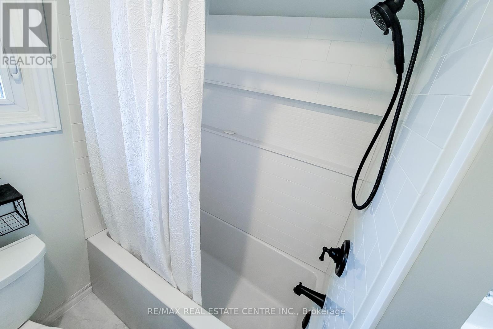 2 Ashwood Court, Hamilton, Ontario  L8E 3E1 - Photo 30 - X12917408