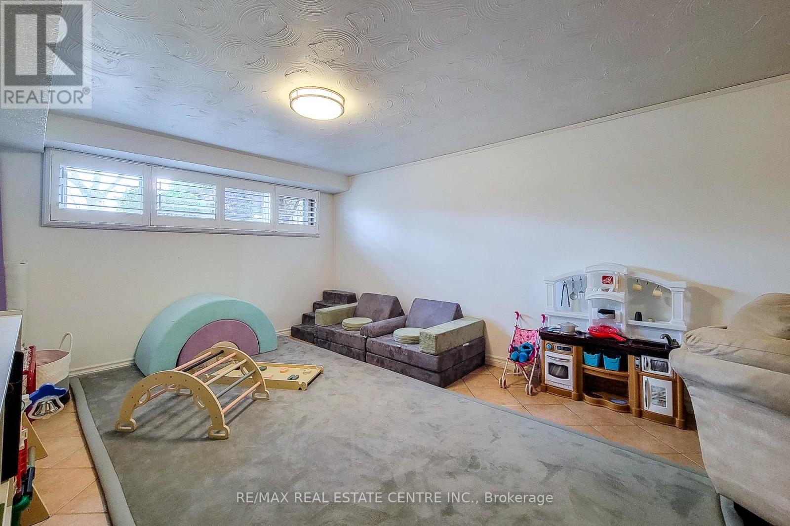 2 Ashwood Court, Hamilton, Ontario  L8E 3E1 - Photo 35 - X12917408