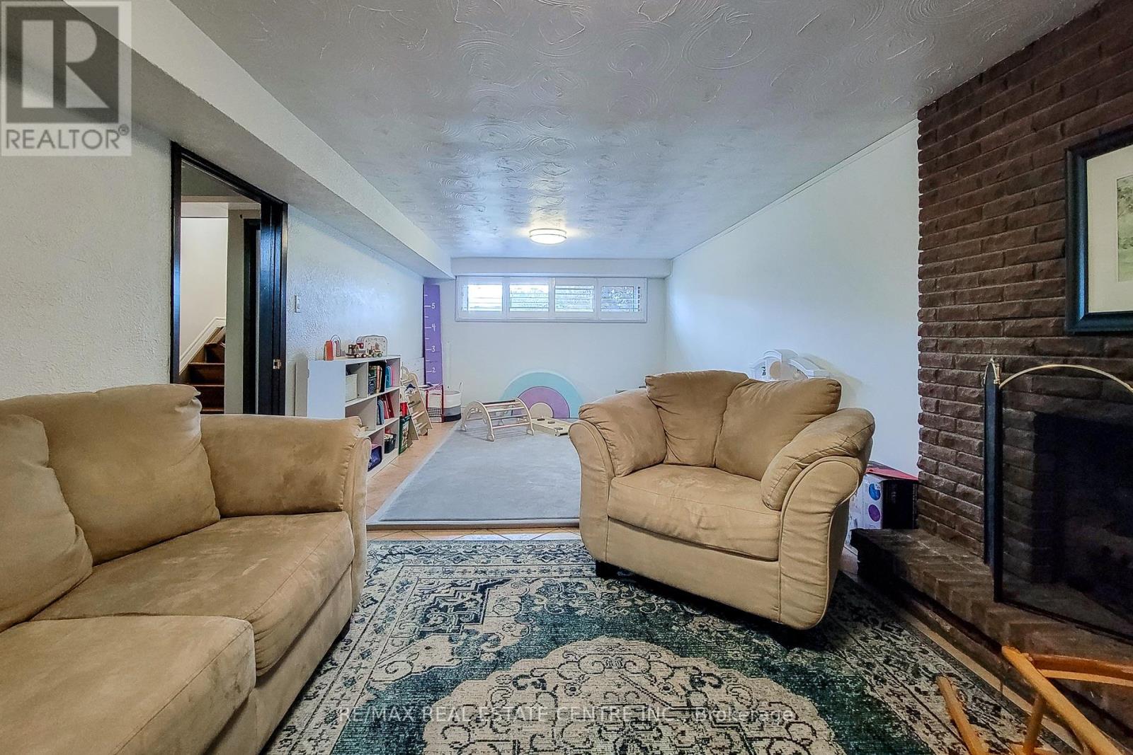 2 Ashwood Court, Hamilton, Ontario  L8E 3E1 - Photo 38 - X12917408