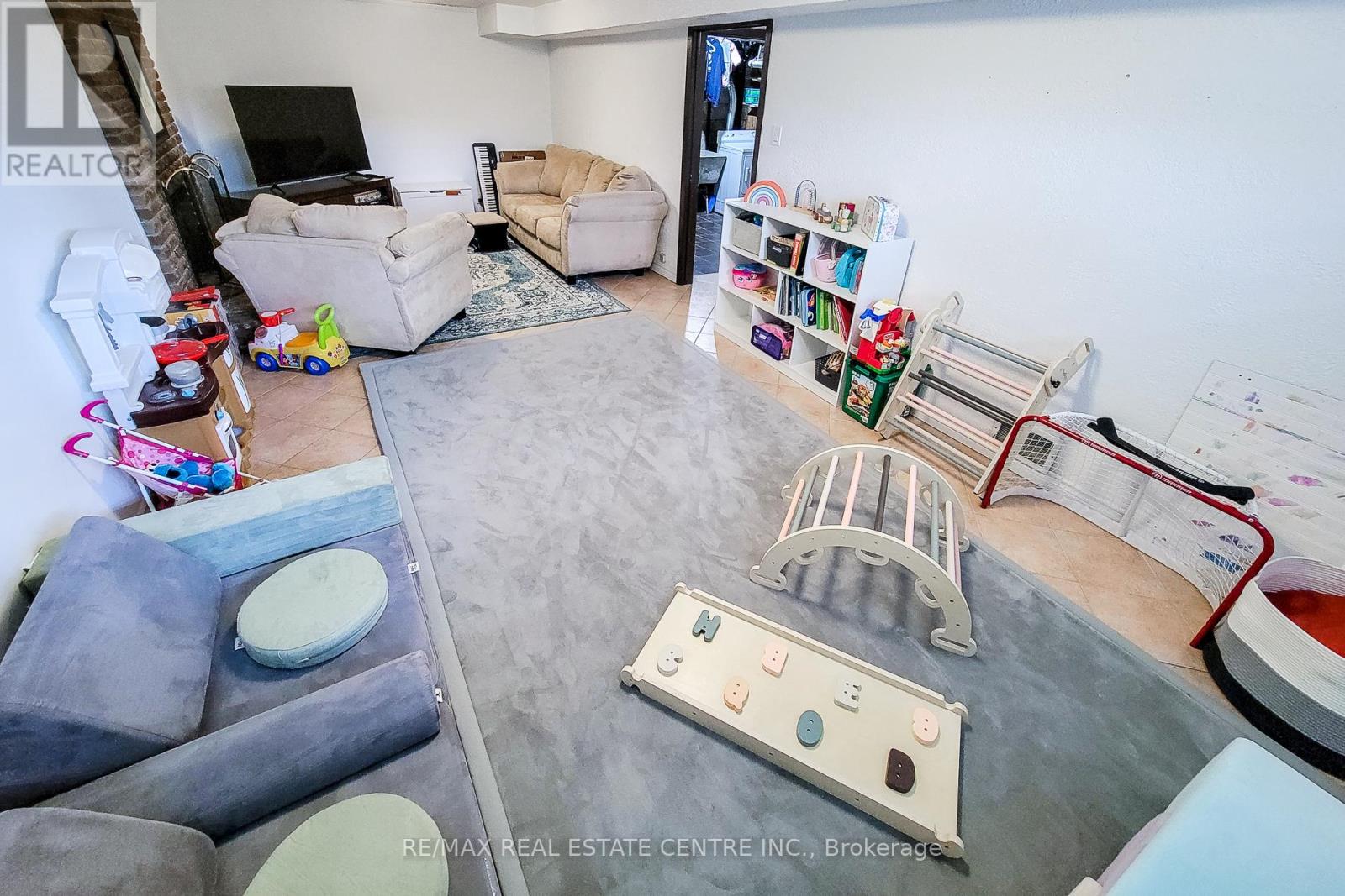 2 Ashwood Court, Hamilton, Ontario  L8E 3E1 - Photo 39 - X12917408