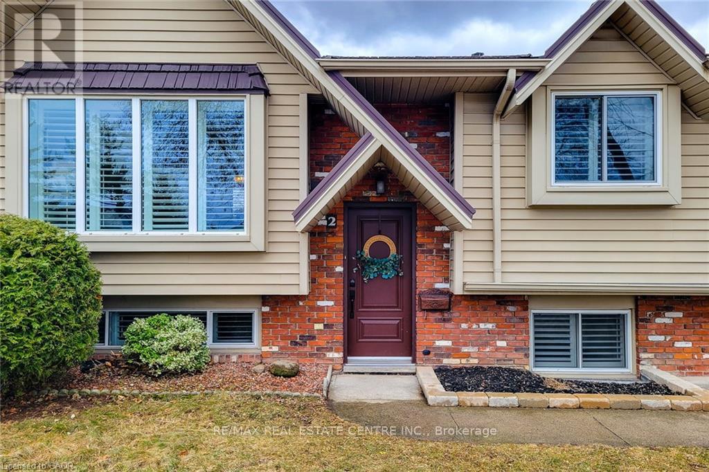 2 Ashwood Court, Hamilton, Ontario  L8E 3E1 - Photo 4 - X12917408