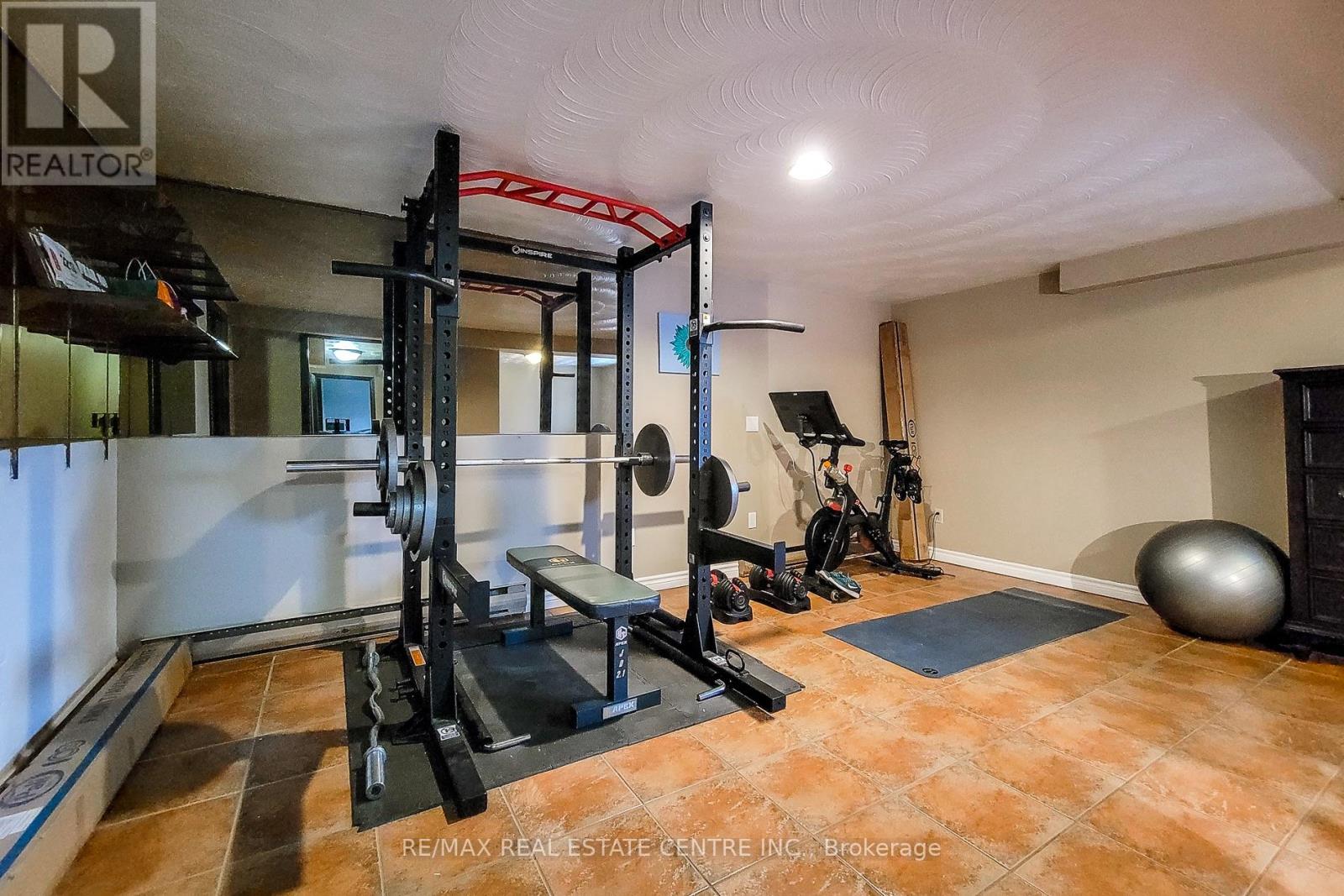 2 Ashwood Court, Hamilton, Ontario  L8E 3E1 - Photo 41 - X12917408